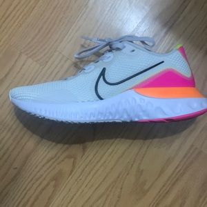 Nike FlyKnit Shoes Size 7